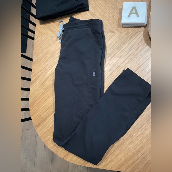 Figs Yola Black Pant - Picture 3 of 6